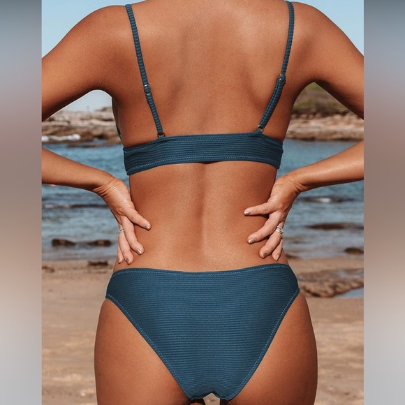 ~Women Bikini Set Solid Color Sexy Triangle Two Piece Swimsuit~ - Picture 2 of 8